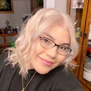 Meet your Posher, Ana mery